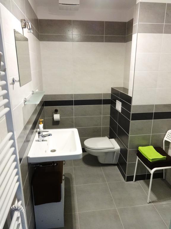 Apartments 4U Center + Free Parking ออลอโมตซ์ ภายนอก รูปภาพ
